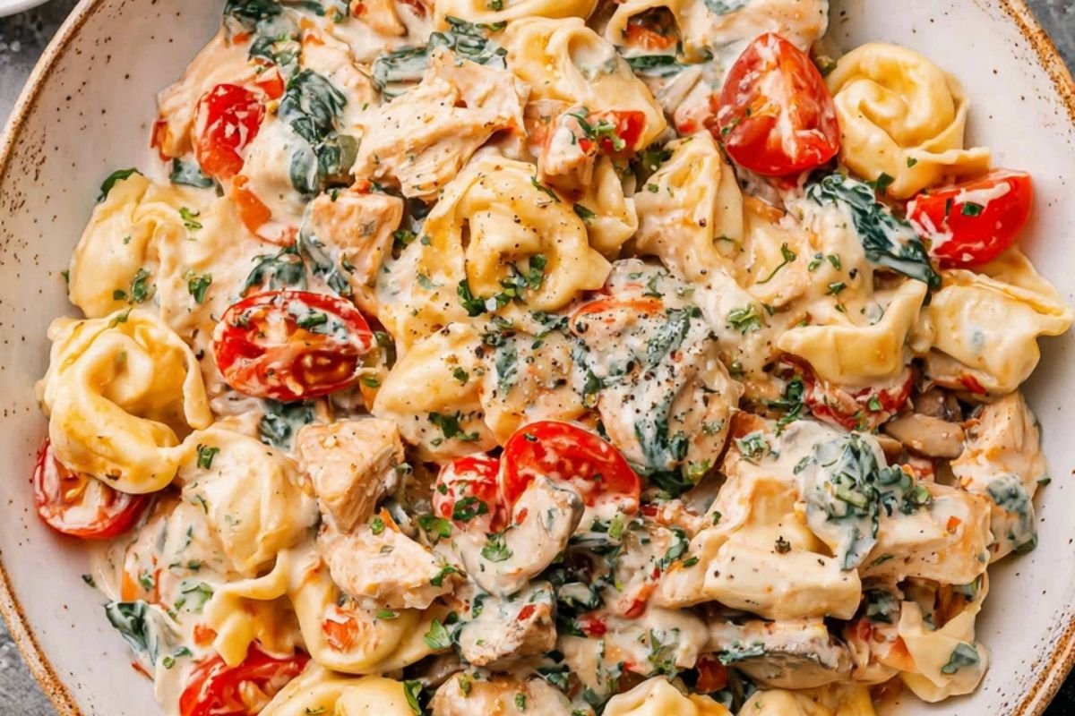 Creamy Tortellini Chicken Pasta: A Delicious, Easy-to-Make Dinner That Everyone Will Love