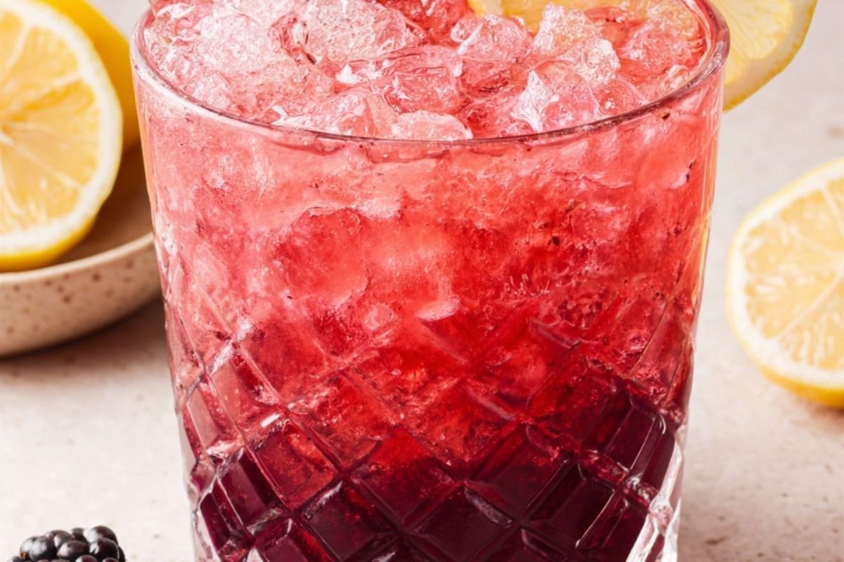 Classic Bramble Mocktail: A Refreshing Non-Alcoholic Twist on a Beloved Drink