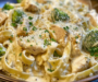 Speedy Creamy Garlic Parmesan Chicken & Broccoli Fettuccine Alfredo